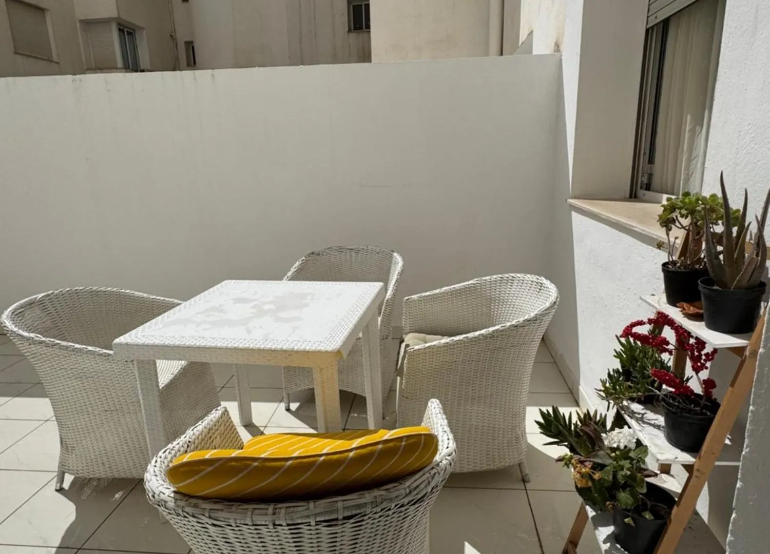 F4 With Terrace Ennasr 2 Ariana Tunis Apartment