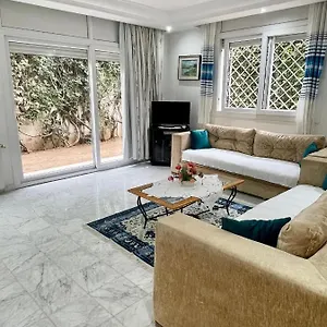 Etage De Avec Jardin, Pres De L'aireport Et Parking Prive Villa